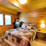Treetops Cabin